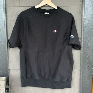 Short sleeved sweatshirt.